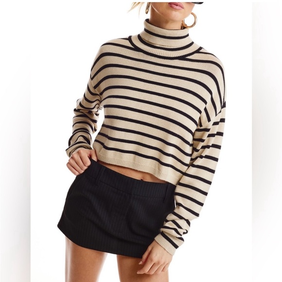 Striped Cropped Sweater - Picture 1 of 1